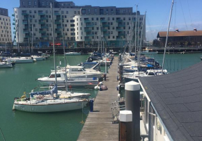 Brighton Marina Floating home
